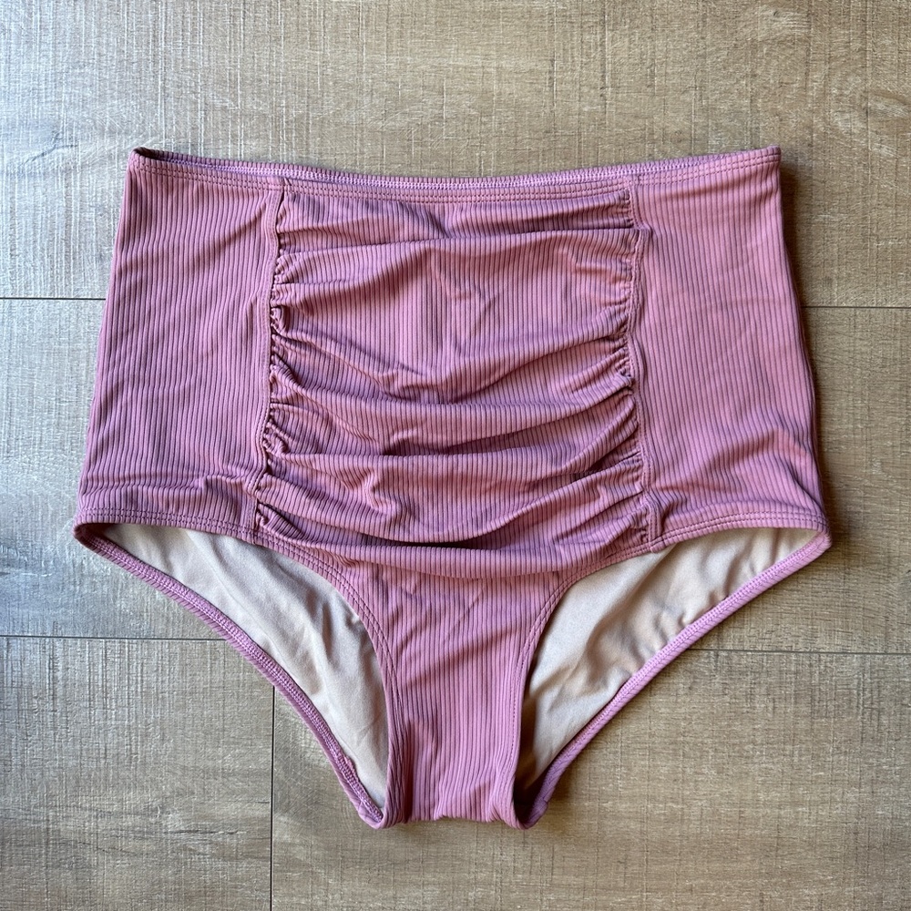 NWOT Dusty Rose Ruched bottoms 2.0 Kortni Jeane Bottoms